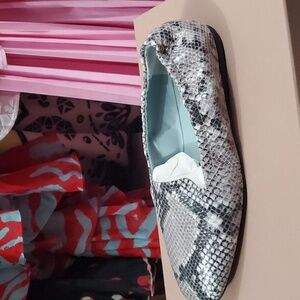 Sz 36 nib $450 Aera loafers